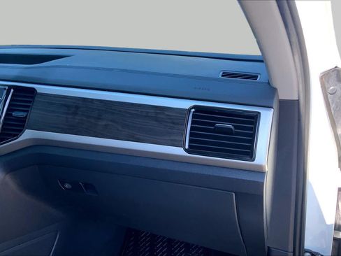 Used 2022 Volkswagen Atlas SE FWD image 19