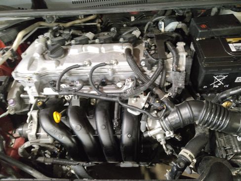 Used 2021 Toyota Corolla LE FWD image 30