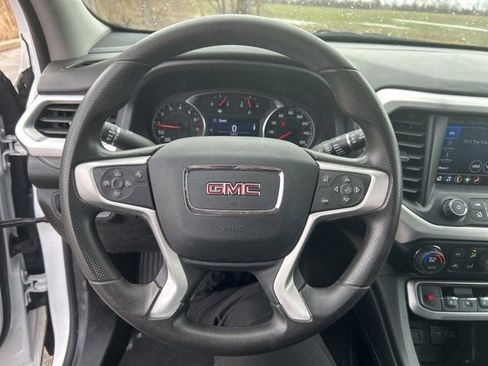 Used 2023 GMC Acadia SLE w/ Driver Convenience Package image 12