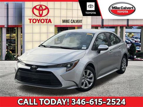 Certified 2025 Toyota Corolla LE image 1