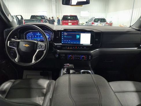 Used 2025 Chevrolet Silverado 1500 LTZ AWD/4WD image 9
