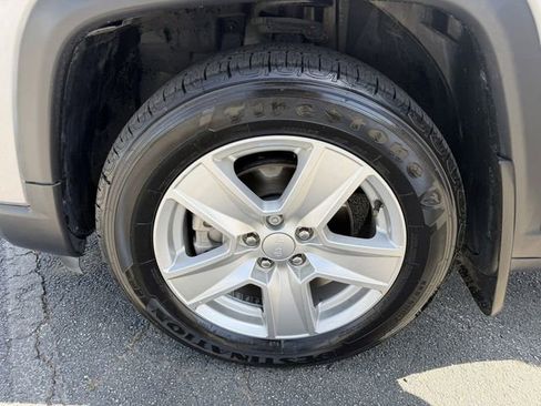 Used 2022 Jeep Compass Latitude image 40