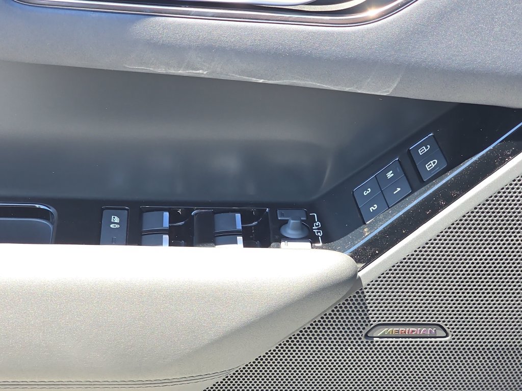 New 2026 Land Rover Range Rover Velar S AWD/4WD image 28