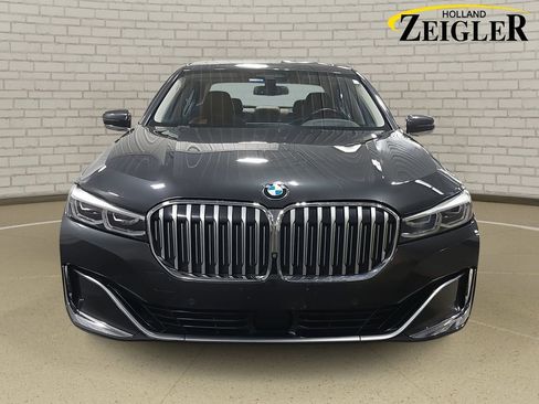 Used 2020 BMW 750i xDrive image 2