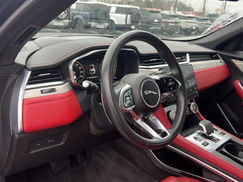 Certified 2025 Jaguar F-PACE R-Dynamic S image 19