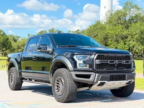 Used 2019 Ford F150 Raptor w/ Equipment Group 802A Luxury AWD/4WD image 3