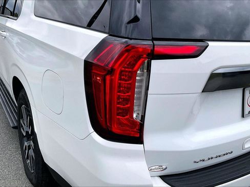 Used 2023 GMC Yukon XL AT4 w/ AT4 Premium Plus Package AWD/4WD image 30