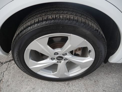 Certified 2022 Audi Q5 2.0T Premium Plus w/ Premium Plus Package image 14