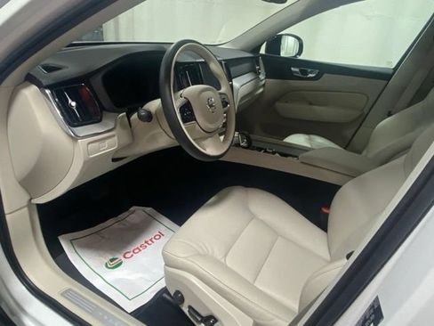 Used 2024 Volvo XC60 B5 Plus w/ Climate Package AWD/4WD image 10