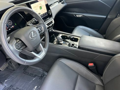 Certified 2025 Lexus RX 350 FWD w/ Accessory Package image 4