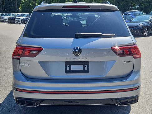 Certified 2024 Volkswagen Tiguan SE R-Line AWD/4WD image 28