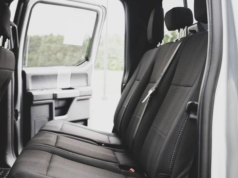 Used 2017 Ford F150 XLT w/ Equipment Group 302A Luxury AWD/4WD image 21