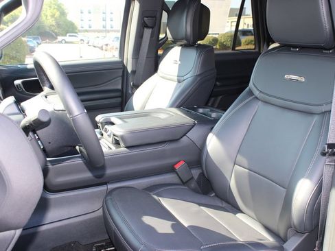 New 2026 Ford Expedition Max Platinum w/ Stealth Performance Package AWD/4WD image 9