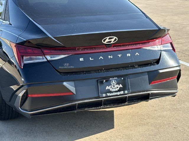 Used 2025 Hyundai Elantra SEL FWD image 6