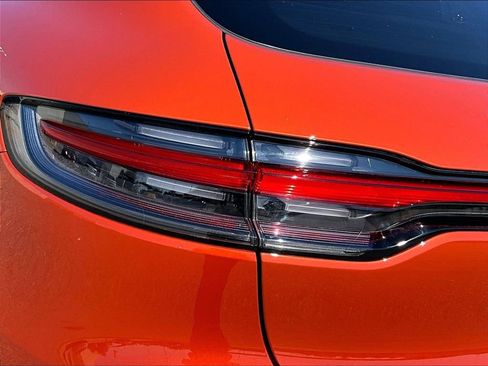 Certified 2022 Porsche Macan S AWD/4WD image 21