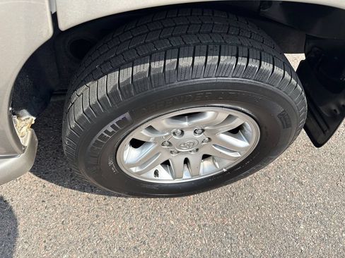 Used 2004 Toyota Sequoia SR5 AWD/4WD image 9