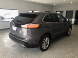 Used 2022 Ford Edge Titanium image 3