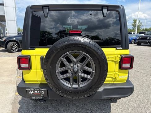 Used 2024 Jeep Wrangler Unlimited Sport AWD/4WD image 6