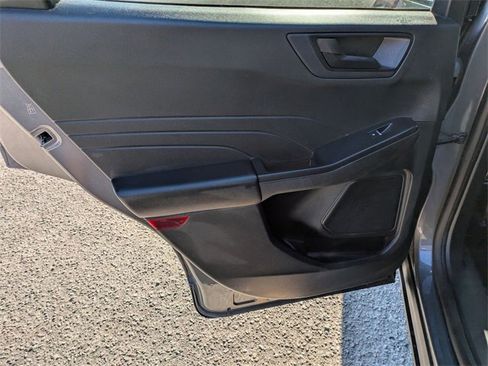 Used 2022 Ford Escape SE image 30
