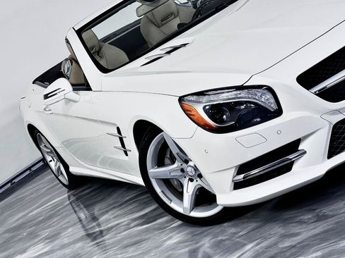 Used 2014 Mercedes-Benz SL 550 w/ Sport Wheel Package image 6