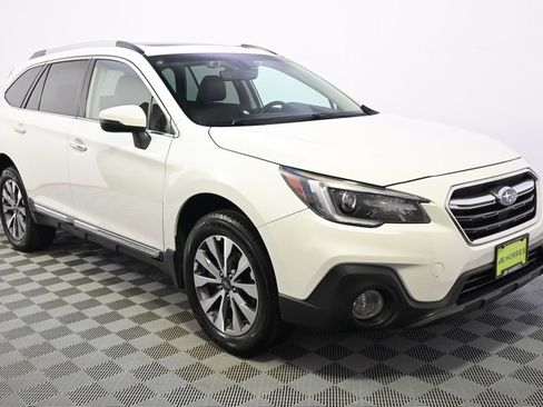 Used 2019 Subaru Outback 2.5i Touring image 8
