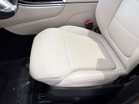 Used 2025 Mercedes-Benz GLC 300 image 21