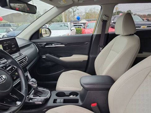 Used 2021 Kia Seltos SX w/ SX Sunroof Package image 14