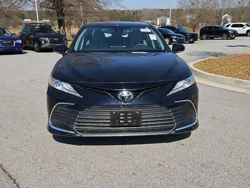 Used 2021 Toyota Camry XLE FWD image 9