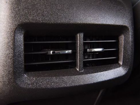 Used 2024 GMC Terrain SLT image 24