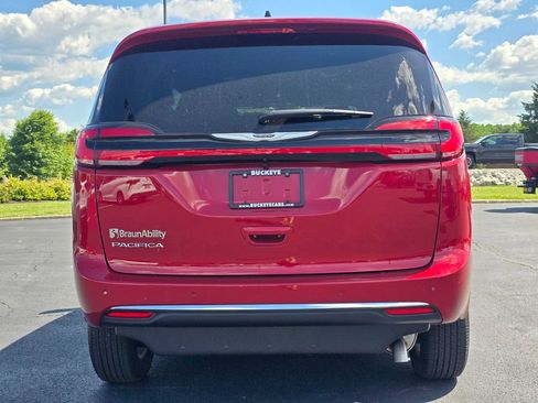 Used 2026 Chrysler Pacifica Select FWD image 7