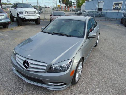 Used 2011 Mercedes-Benz C 300 Sedan image 10