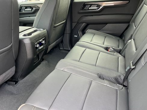 New 2026 GMC Yukon Elevation image 9