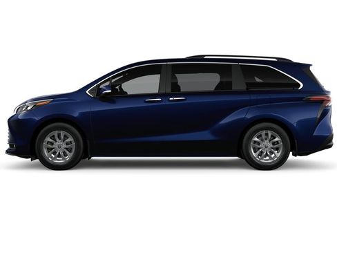 New 2026 Toyota Sienna XLE image 4