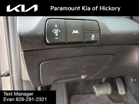 Used 2023 Hyundai Elantra SEL w/ Convenience Package image 16