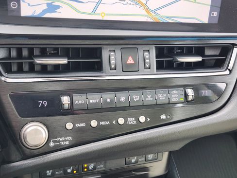 Used 2022 Lexus ES 250 w/ Premium Package image 24