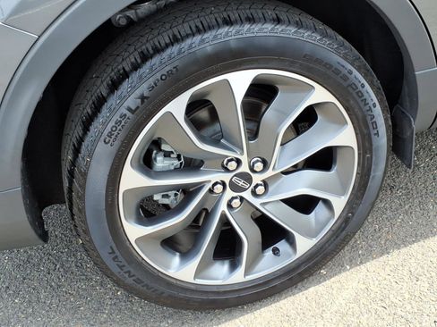 Used 2023 Lincoln Nautilus Reserve image 7