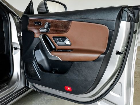 Used 2020 Mercedes-Benz CLA 250 image 48