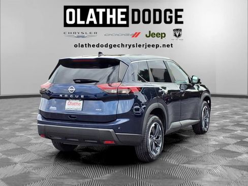 Used 2025 Nissan Rogue SV AWD/4WD image 28