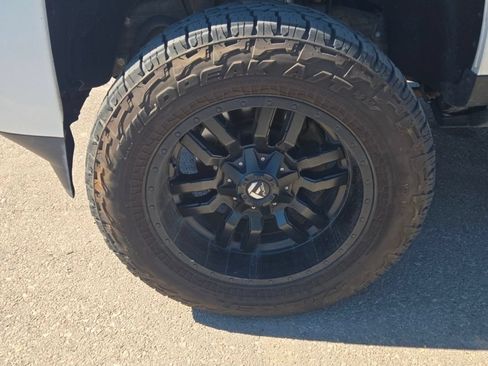 Used 2018 Chevrolet Silverado 2500 High Country w/ Duramax Plus Package AWD/4WD image 17