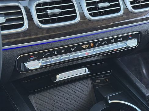 Used 2024 Mercedes-Benz GLS 450 4MATIC image 31