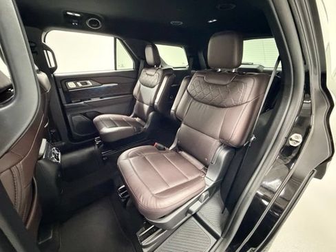 Used 2026 Ford Explorer Platinum w/ LUX Leather Package AWD/4WD image 24