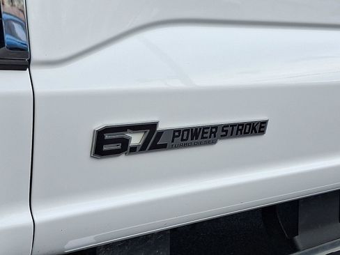 Used 2024 Ford F250 Lariat w/ Chrome Package image 32