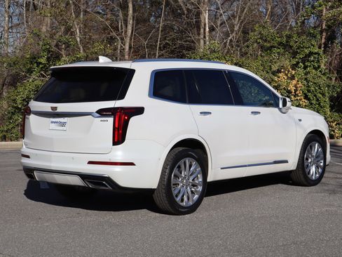 Used 2020 Cadillac XT6 Premium Luxury image 9