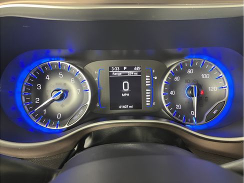 Used 2023 Chrysler Voyager LX FWD image 17