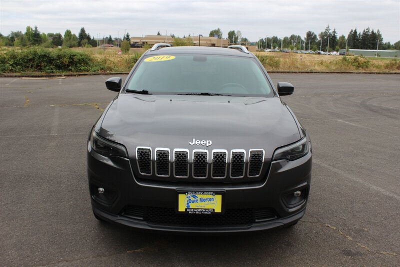 Used 2019 Jeep Cherokee Latitude Plus w/ Cold Weather Group AWD/4WD image 6