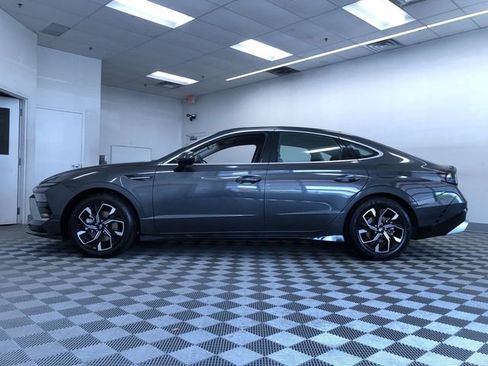 Used 2025 Hyundai Sonata SEL FWD image 12