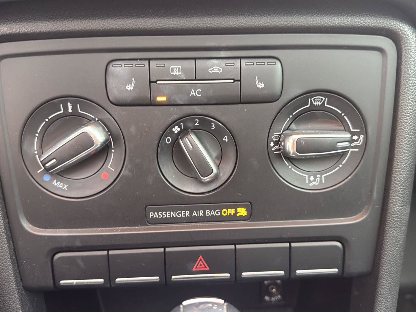 Used 2012 Volkswagen Beetle 2.5 FWD image 13