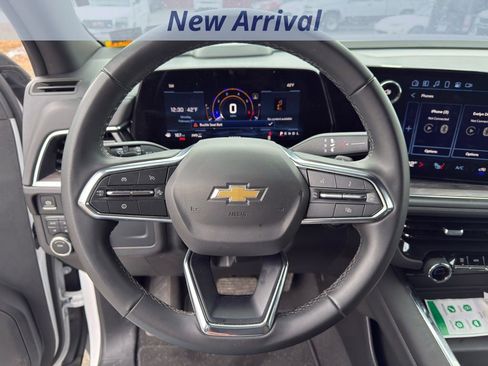 Certified 2025 Chevrolet Suburban LT image 11