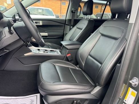 Certified 2024 Ford Explorer XLT w/ Equipment Group 202A AWD/4WD image 17