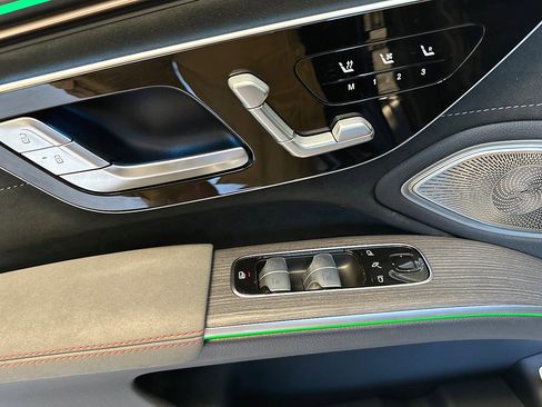 Used 2022 Mercedes-Benz EQS 580 4MATIC Sedan image 8